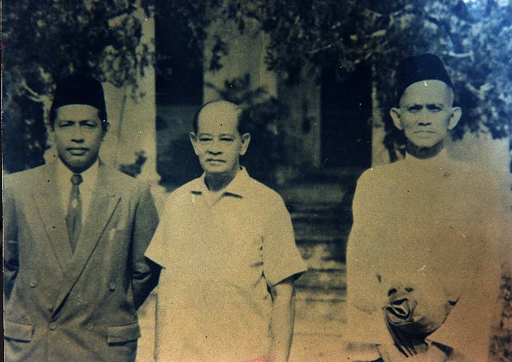 Mahaguru bersama Sultan Kedah dan Tengku Kassim(1957)